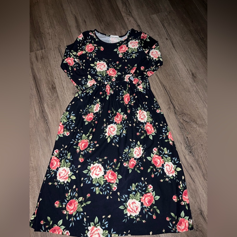 Dark Navy Floral Short Sleeve Women’s Knee Length Dress
